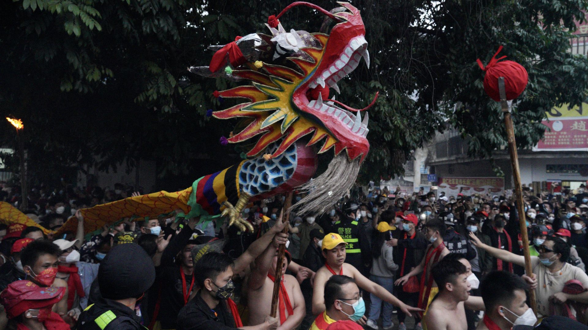 闊別三年！南寧賓陽“炮龍”回歸，掀起“東方狂歡”