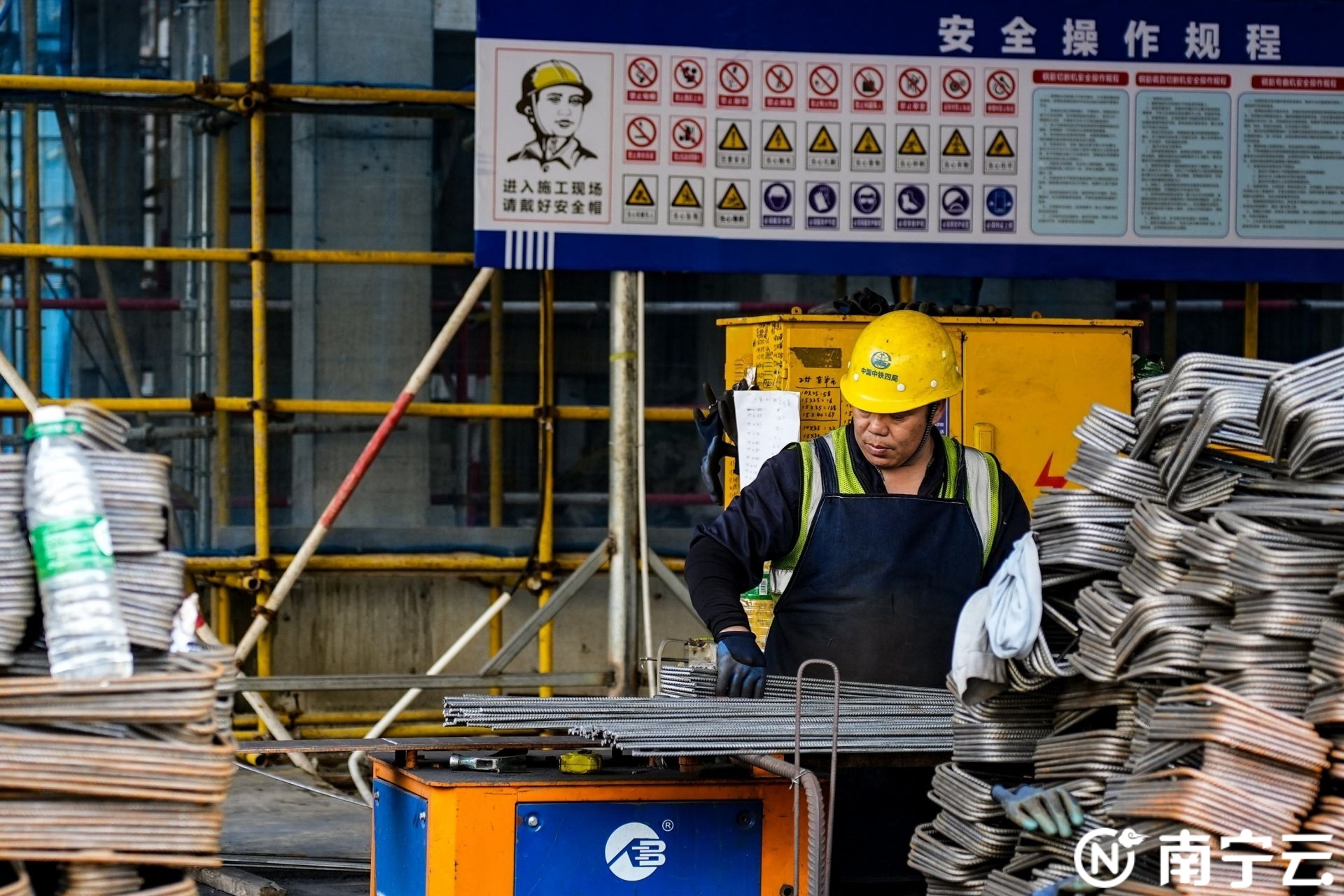 預(yù)計8月份封頂 西鄉(xiāng)塘區(qū)德天府危舊房改住房改造項目（一期）建設(shè)有序進行中