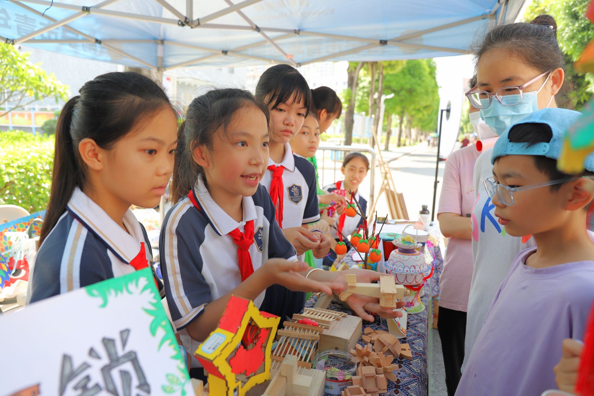 南寧市魯班路小學(xué)開展多彩活動慶“六一”