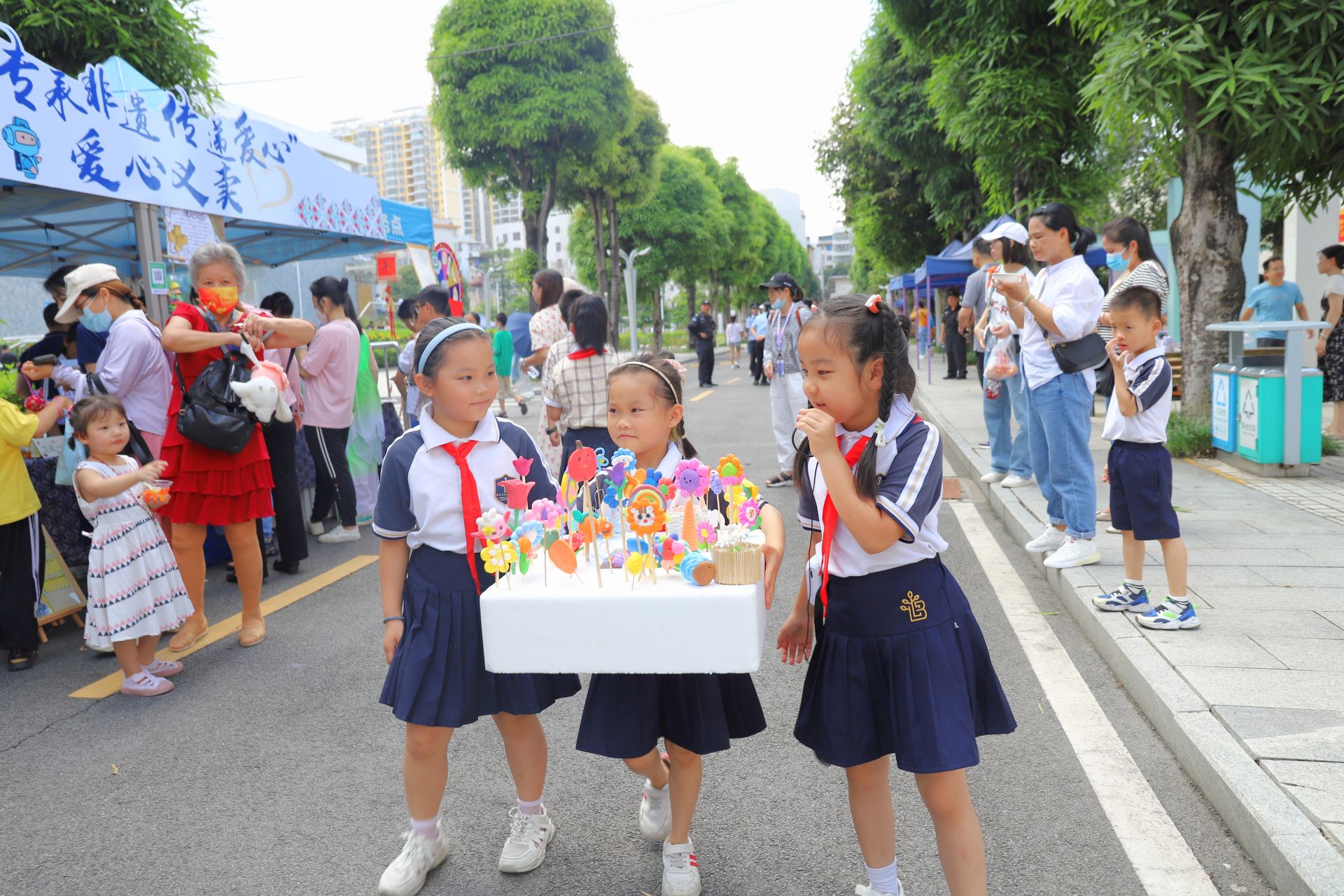 南寧市魯班路小學(xué)開展多彩活動慶“六一”