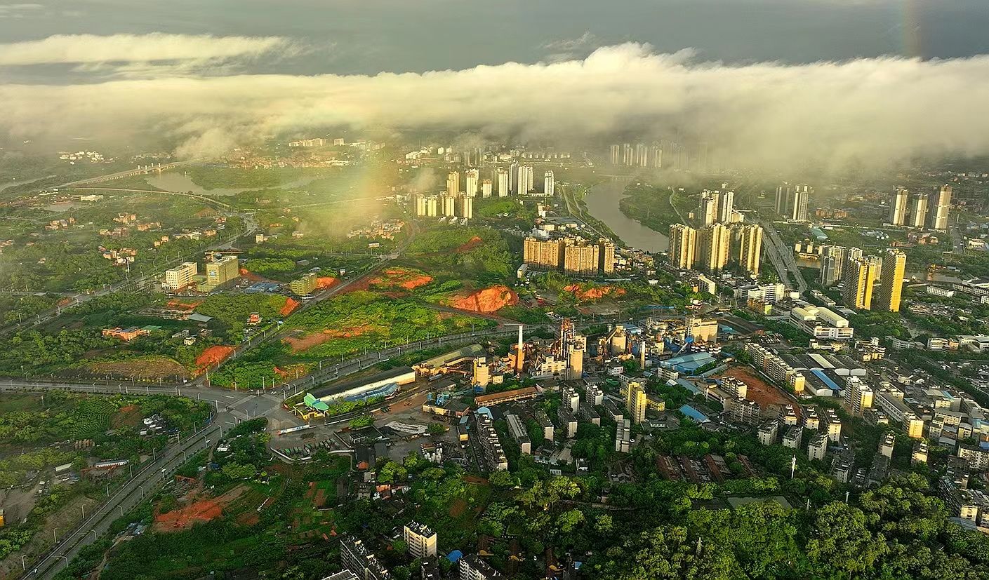 南寧：雨后初霽 云蒸霞蔚染碧空