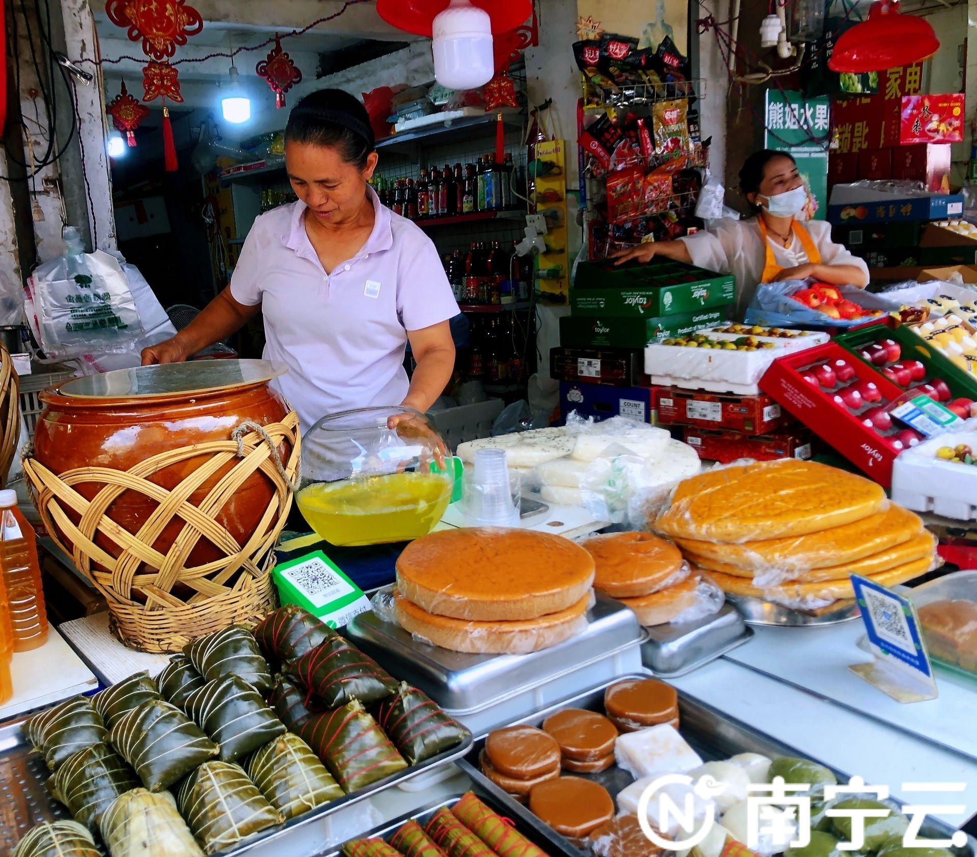 唱響中國經(jīng)濟“光明論”|中秋到節(jié)味濃，南寧農(nóng)貿(mào)市場迎來采買高峰