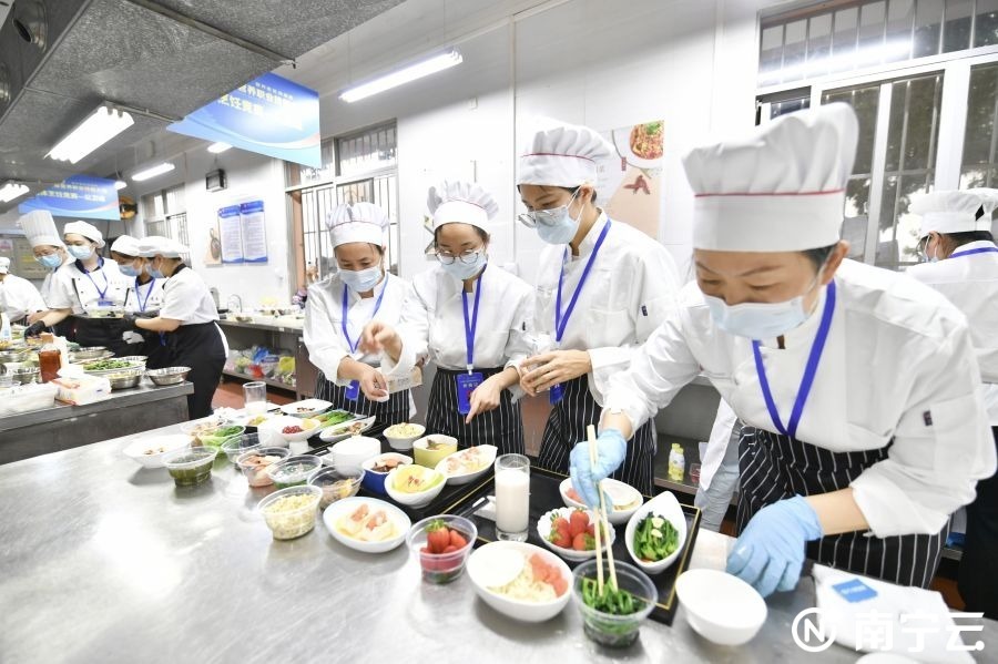 融入地方特色飲食文化，營養(yǎng)食譜設(shè)計(jì)再升級，廣西第三屆營養(yǎng)職業(yè)技能大賽圓滿落幕！  