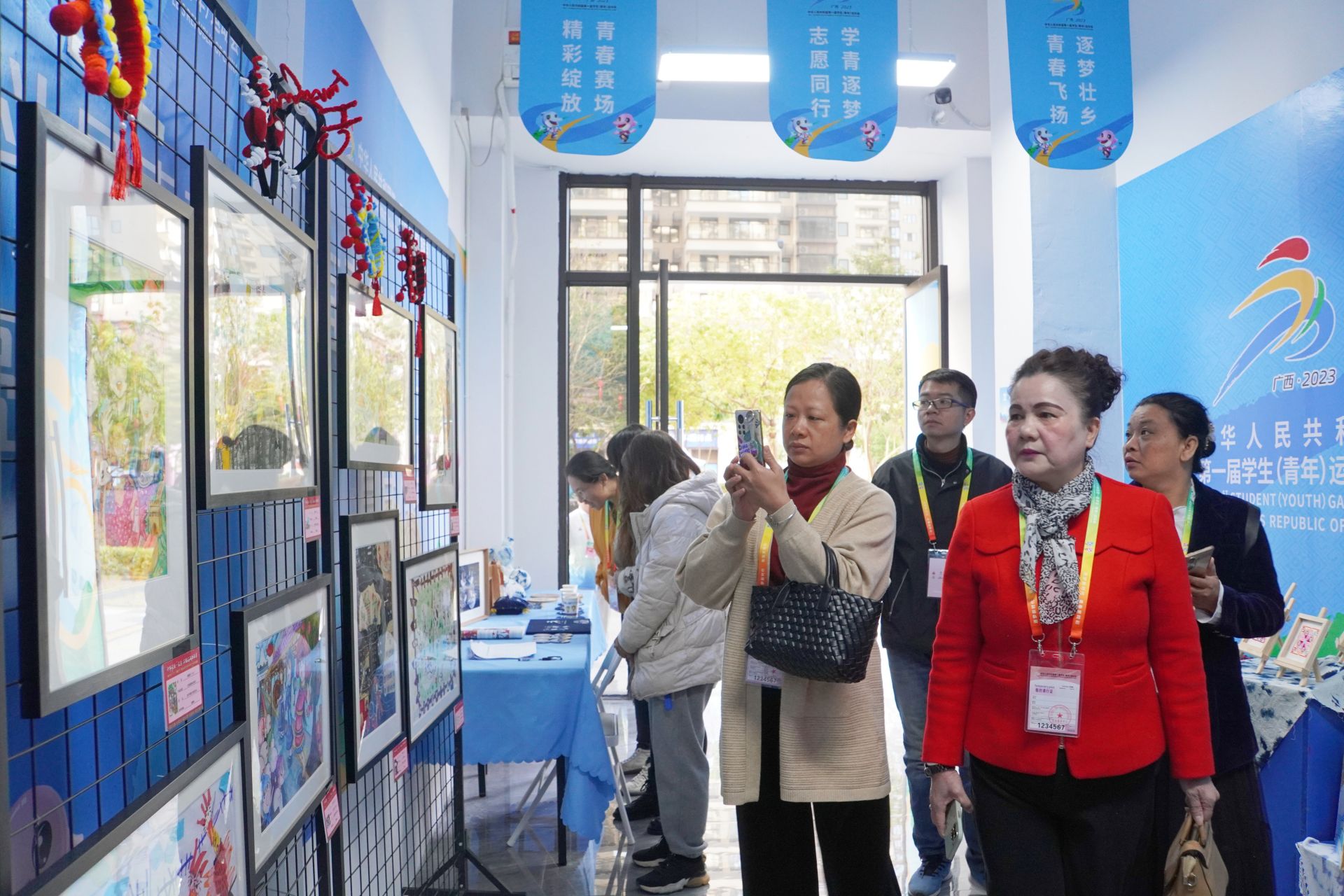 代表委员探访学青会运动员村  沉浸式体验学青会运动员在南宁的家