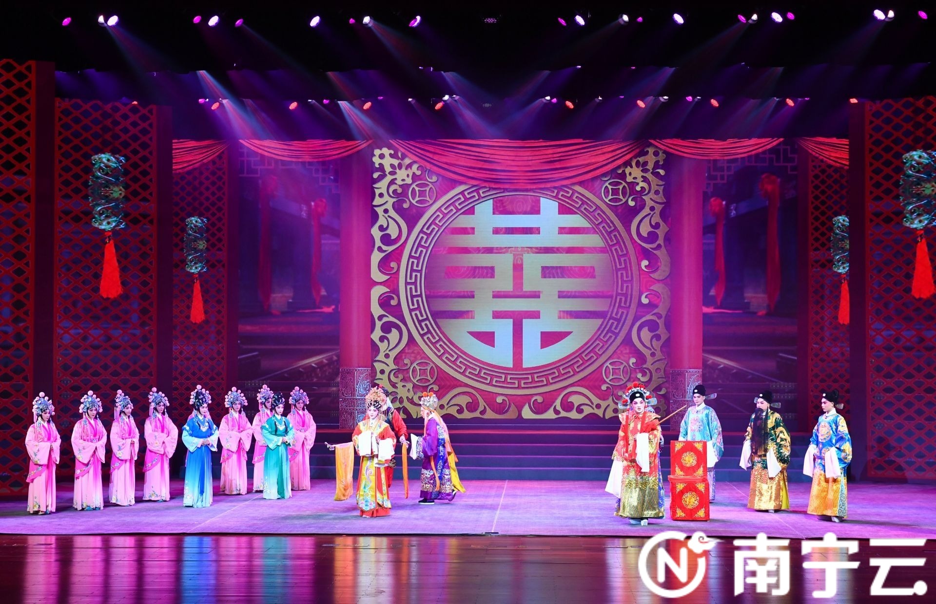 中国戏剧梅花奖“二度梅”得主欧凯明携徒为南宁观众送上粤剧“大餐”