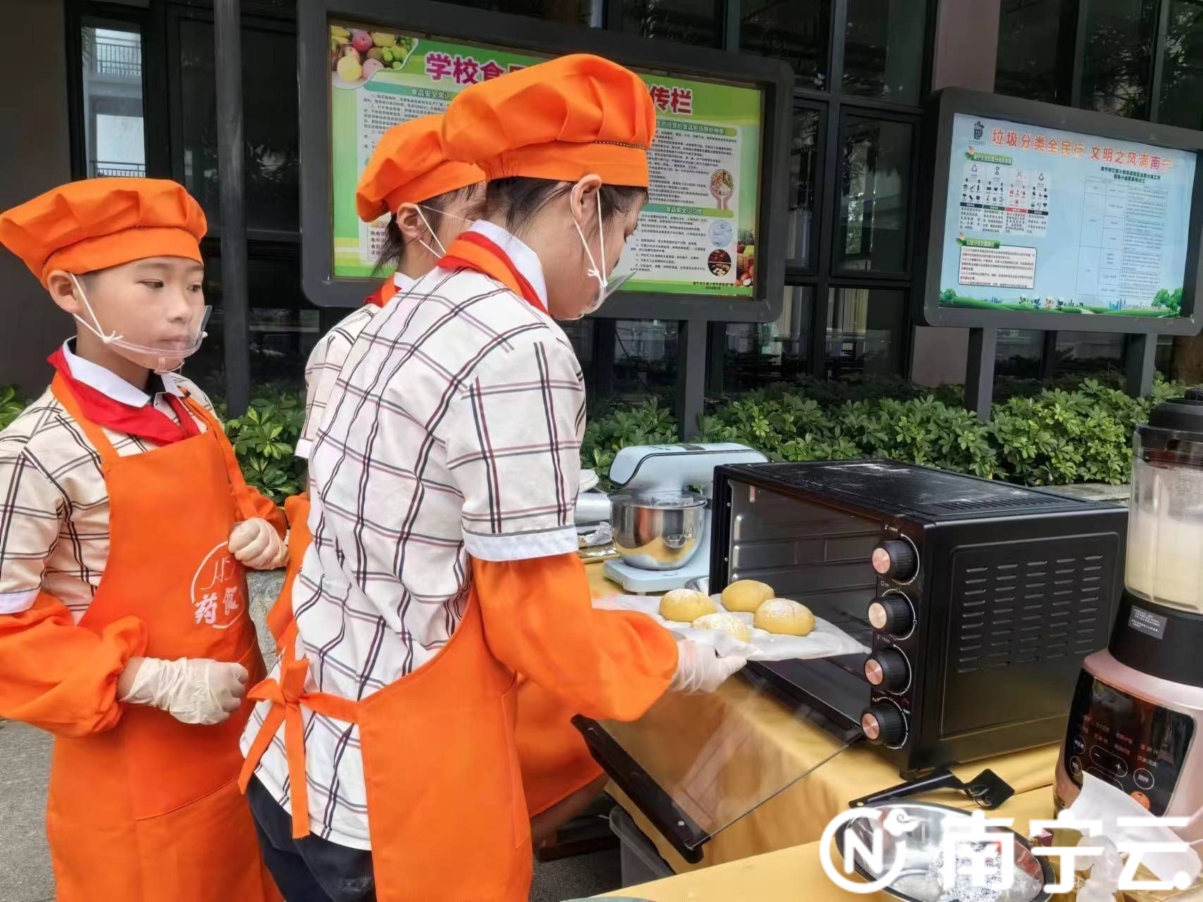 南寧市希望工程健康守護計劃“營養(yǎng)食育項目”走進江南小學華府校區(qū)