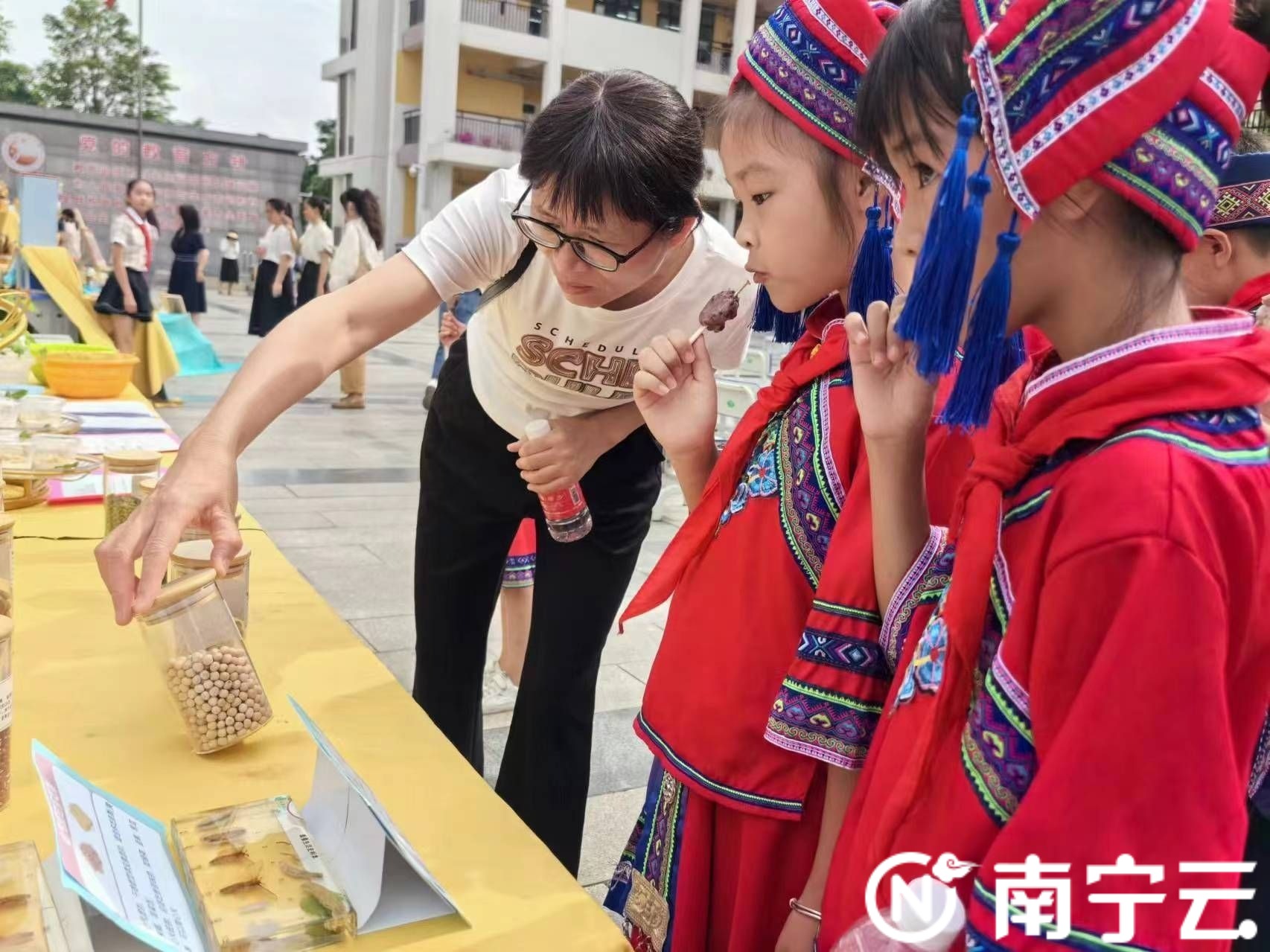 南寧市希望工程健康守護計劃“營養(yǎng)食育項目”走進江南小學華府校區(qū)