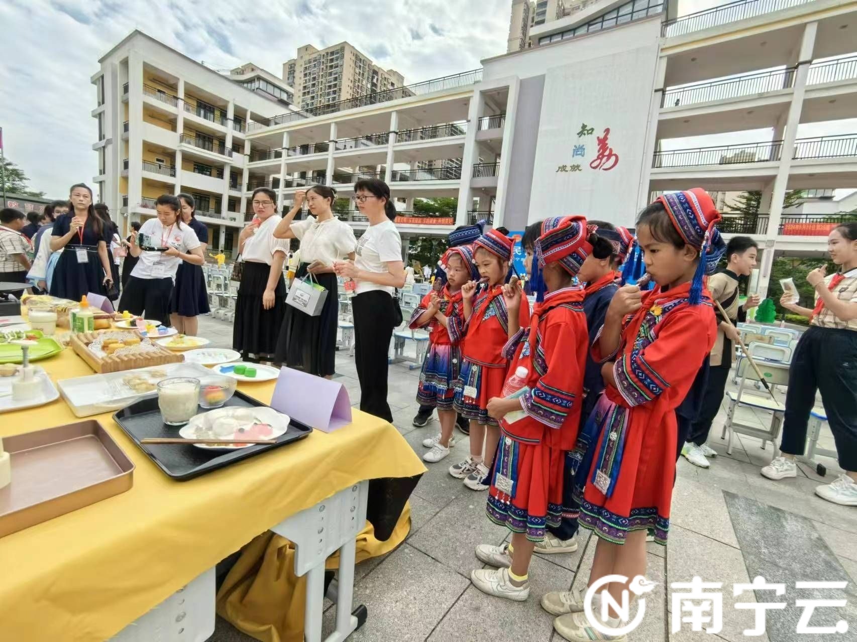 南寧市希望工程健康守護計劃“營養(yǎng)食育項目”走進江南小學華府校區(qū)