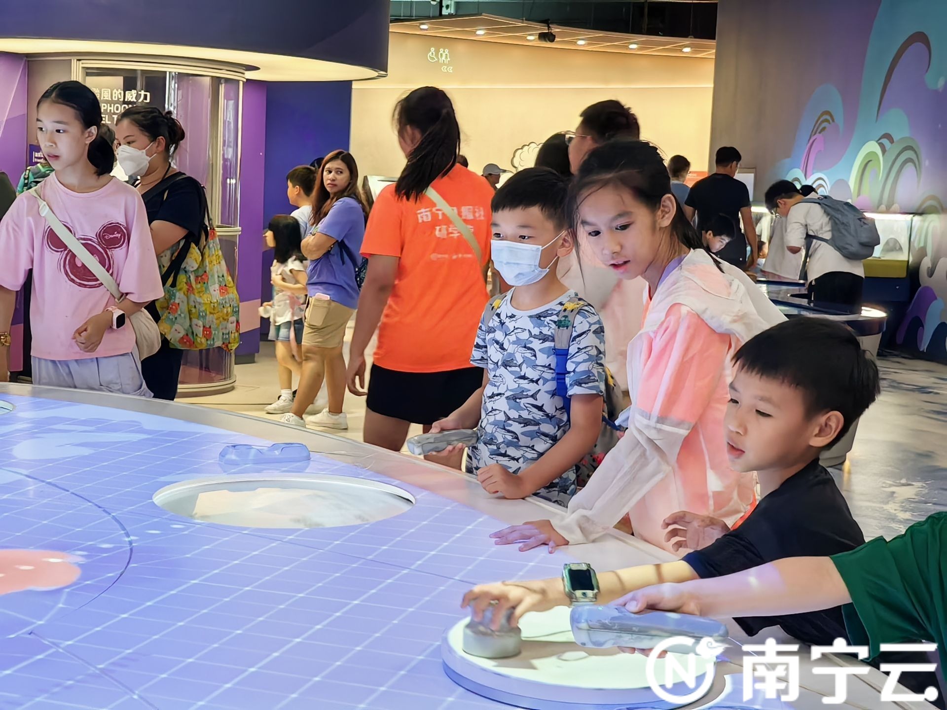 南宁新闻网研学夏令营粤港澳研学之旅走进香港