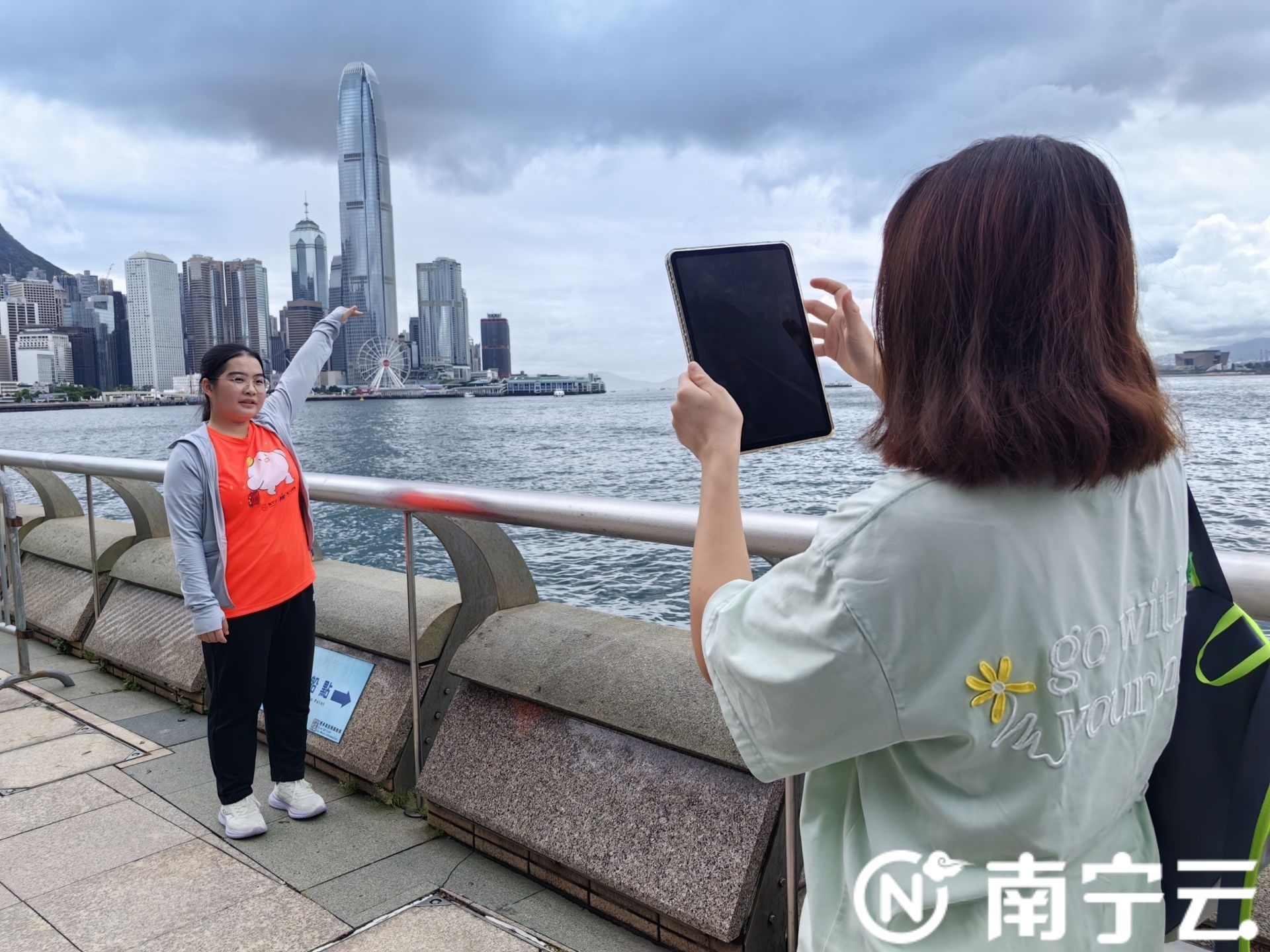 南宁新闻网研学夏令营粤港澳研学之旅走进香港