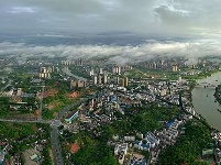 南寧：雨后初霽 云蒸霞蔚染碧空