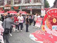 新春走基層 | “廟”趣橫生年味濃 2024年首屆南寧城隍廟會來襲