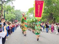 第七屆南寧國(guó)際傳統(tǒng)舞龍邀請(qǐng)賽巡游嘉年華活動(dòng)舉行