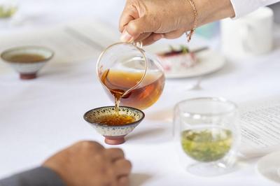 Tea，tea culture from central China showcased in Britain