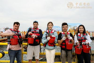 Weihai takes media guests on a date by the sea