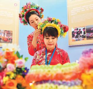 華僑華人添彩中國(guó)東盟人文交流畫卷（僑界關(guān)注）