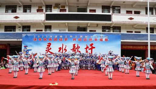 武鸣“灵水歌圩”精彩开唱！