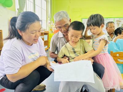 南寧市青秀區(qū)長塘鎮(zhèn)中心幼兒園及各分園開展家長會(huì)暨家長開放日活動(dòng)