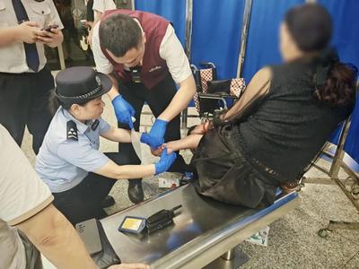 你們是這城市的一道光