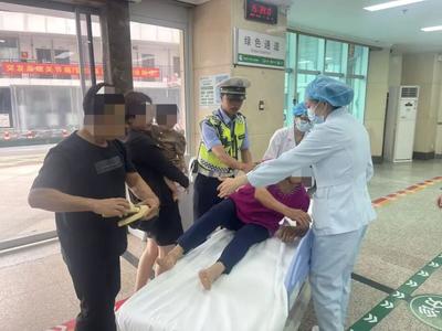 南寧交警開啟“生命救護綠波”機制緊急護送被毒蛇咬傷群眾