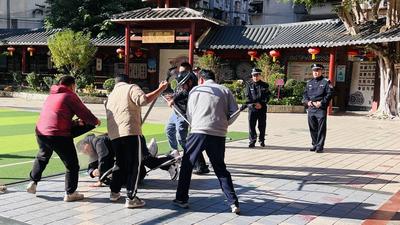 反恐防暴进校园 筑牢平安防护墙 —— 南宁市明秀小学开展应急演练活动