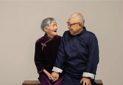 这个家庭，以最特别的方式“团聚”了......