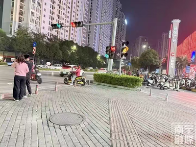 让街巷的烟火更有序更暖心 南宁多城区柔性执法开展流动摊点整治