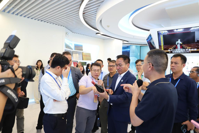 发挥民间外交作用，助力企业开放发展 ——南宁市红十字会为柬埔寨民间友好人士在邕考察交流搭建桥梁纽带
