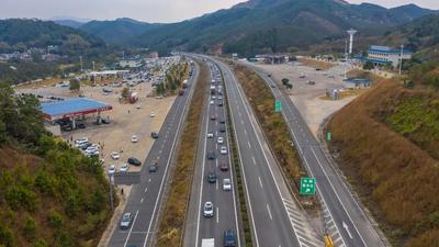 “春节期间车辆轻微违法不处罚”，多地通知