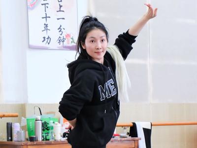 吴东梦：享受戏韵舞台，传承邕剧文化