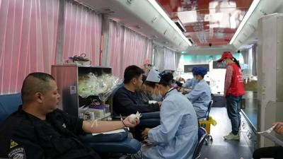 学习雷锋践初心  南宁中燃员工积极献热血