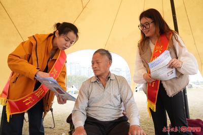 织密金融安全网  民生实事挂心间