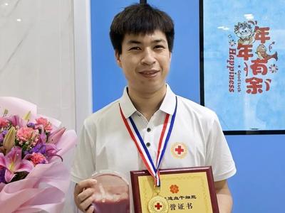 大爱！孕妻住院当天，他离家远行为生命“续航”