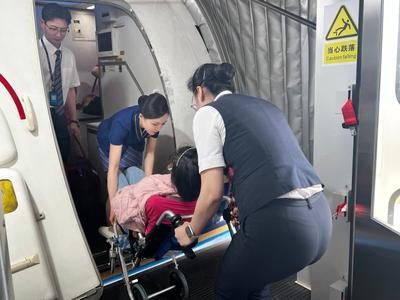 万米高空生命接力，守护患病旅客平安