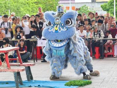 38支队伍上演“龙狮争霸”