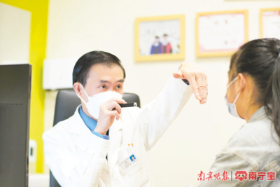 暑假防孩子视力“滑坡”，眼科专家为您支招