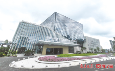 南A中心举行孵化基地首批入驻企业交钥匙仪式