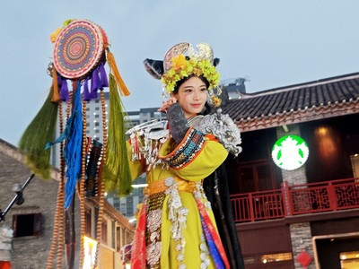 戏剧走出剧场   艺术活在街巷